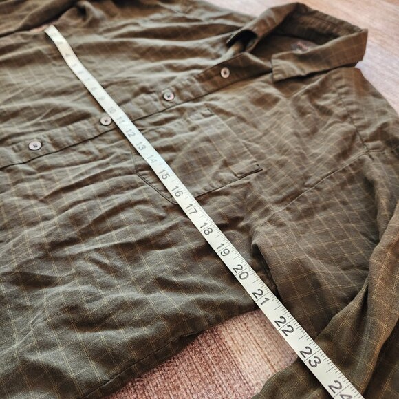 Olive Green Banana Republic button-down shirt - Picture 4 of 5